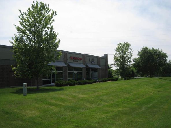 Township Theater Shops: 1190 & 1210 County Road J E, White Bear Township, MN 55127